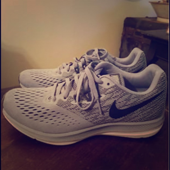 nike women's zoom winflo 4